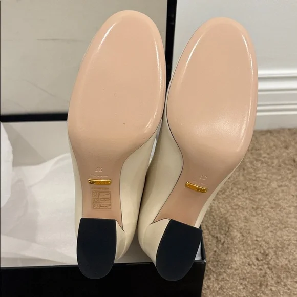 GUCCI Pearl Button Scalloped Ankle Boots Lambskin Leather Ivory 37 NWT - Picture 10 of 11